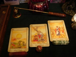 Học bói bài Tarot: Giải bài Tarot cho người khác